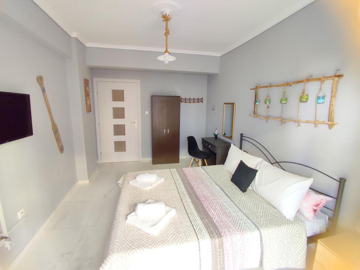 Driftwood Center Apartment Кавала Экстерьер фото