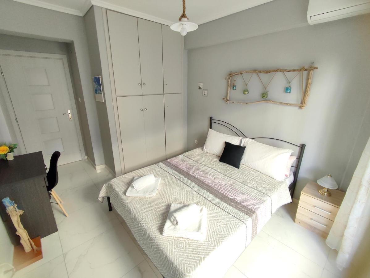 Driftwood Center Apartment Кавала Экстерьер фото